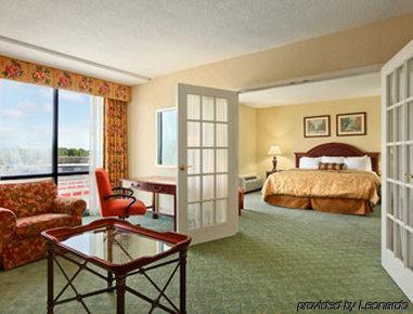 Ramada Plaza Hotel Columbus Bagian luar foto