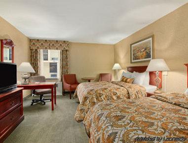 Ramada Plaza Hotel Columbus Bagian luar foto