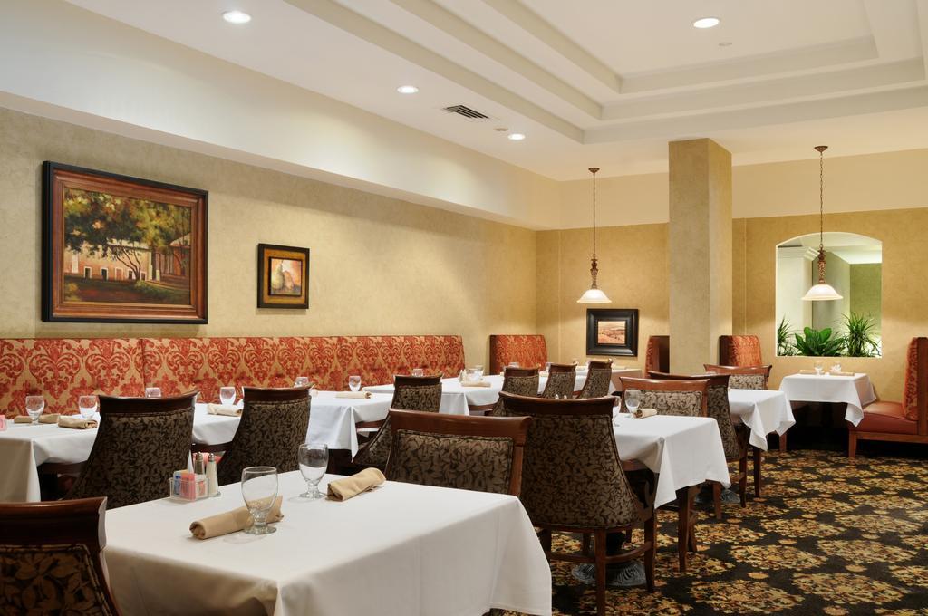Ramada Plaza Hotel Columbus Restoran foto